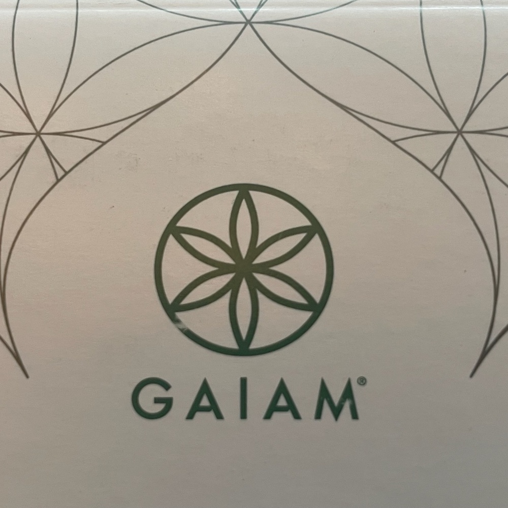NEW Gaiam Yoga Block - Picture 4 of 5